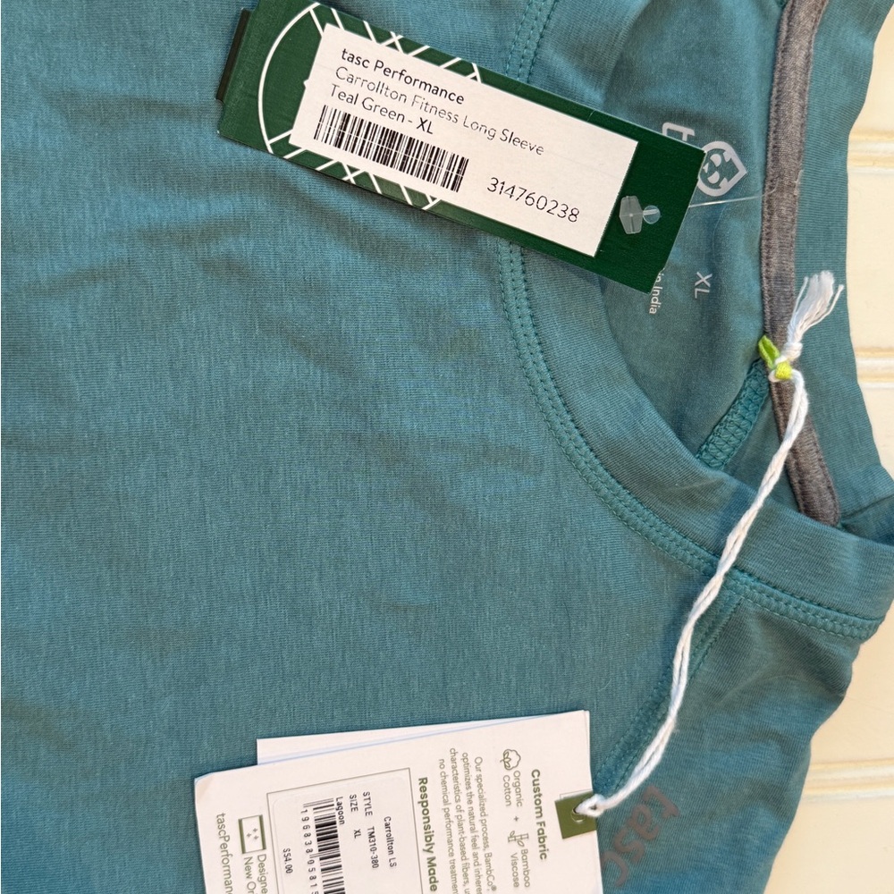 Tasc Carrollton Long Sleeve NWT XL